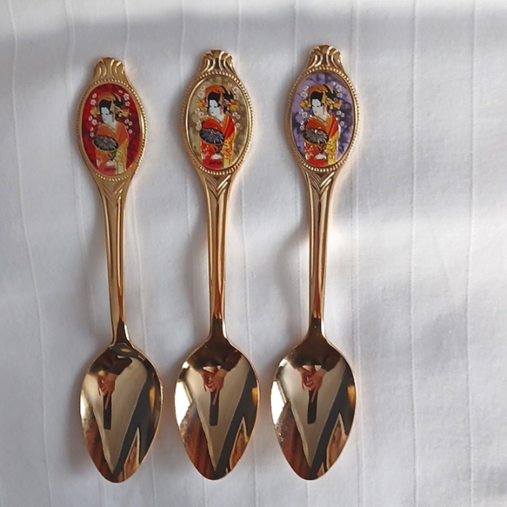 Japanese Geisha Spoon Set w/Gold Plating- Set of 3